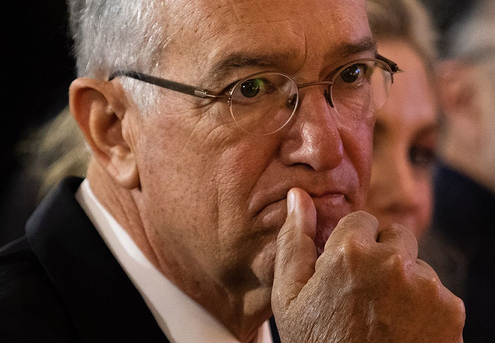 Salinas Pliego en graves problemas