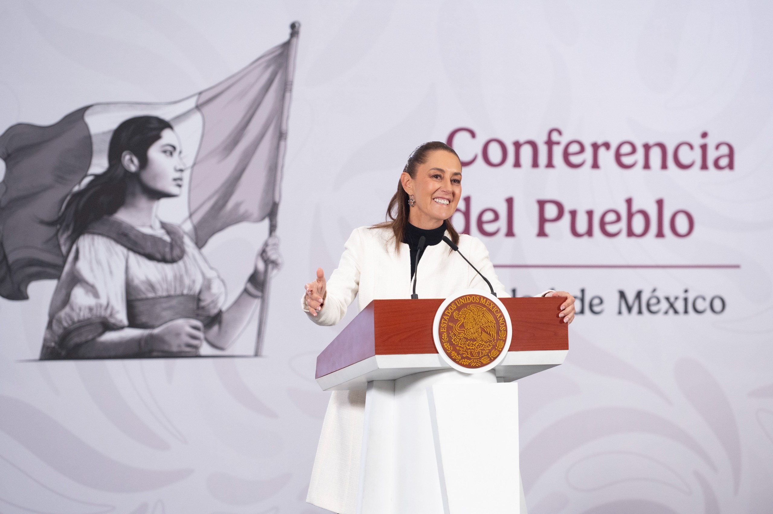 Sheinbaum destaca fortaleza del peso con indirecta a Milei