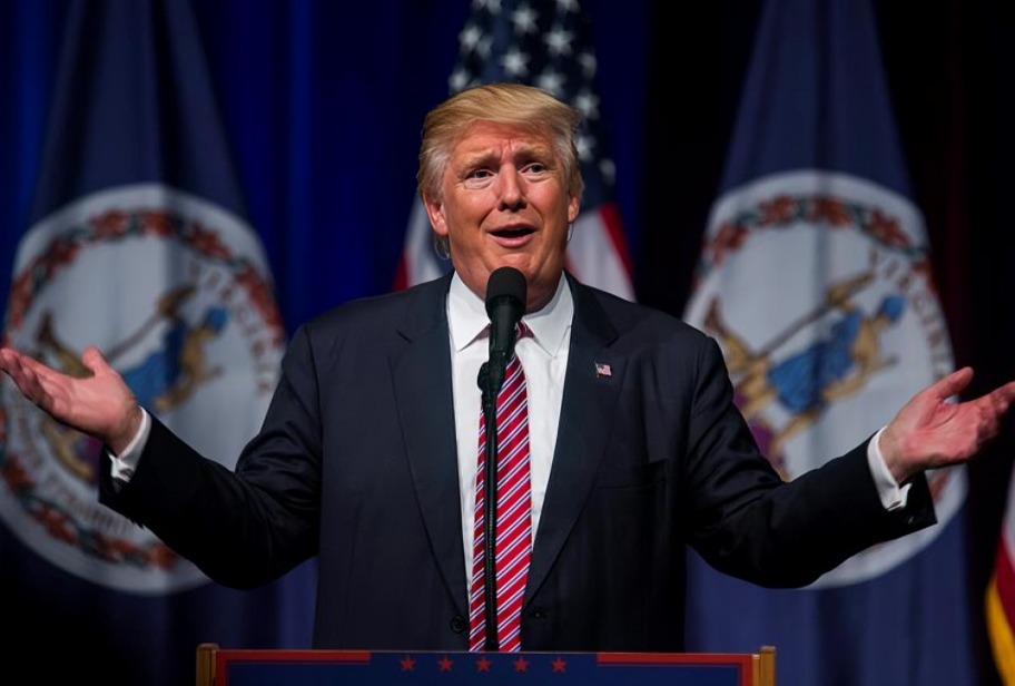 Trump critica nacionalidad de George Clooney