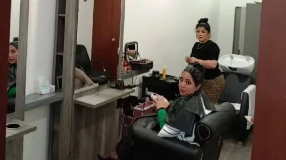 Así es el salón de belleza en el Senado