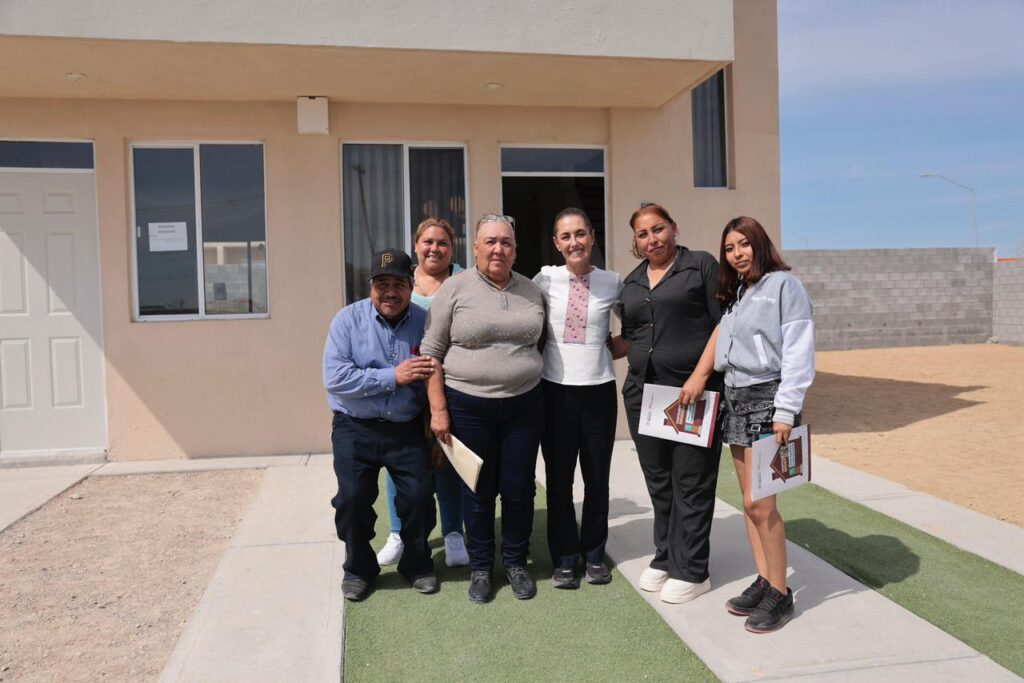 Sheinbaum entrega viviendas dignas a trabajadores