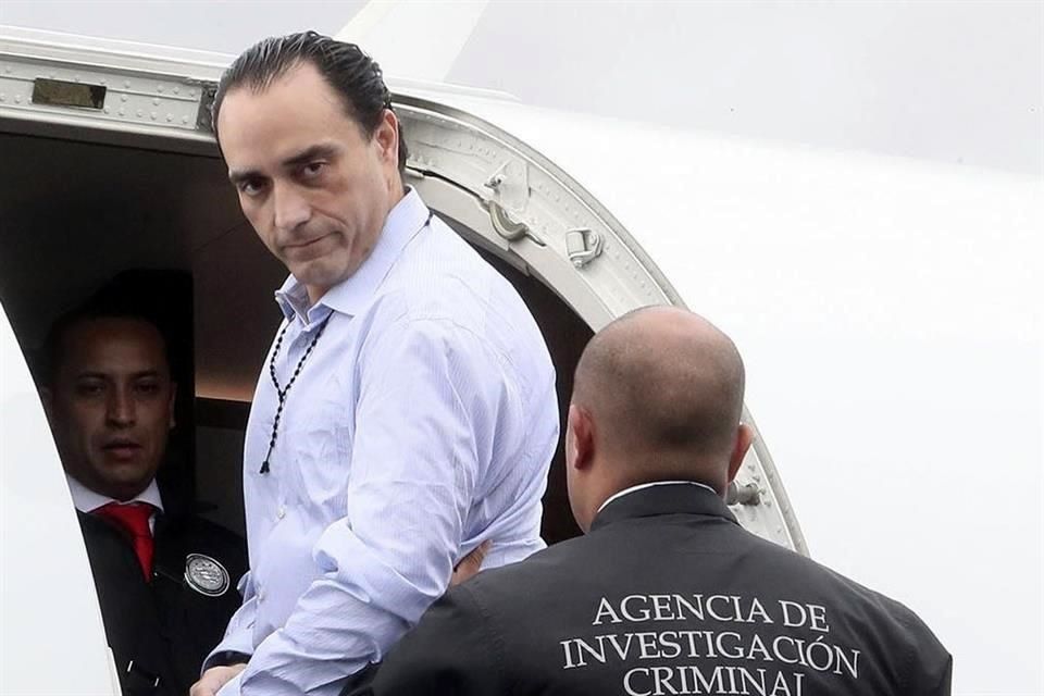 Embargan inmuebles a Roberto Borge