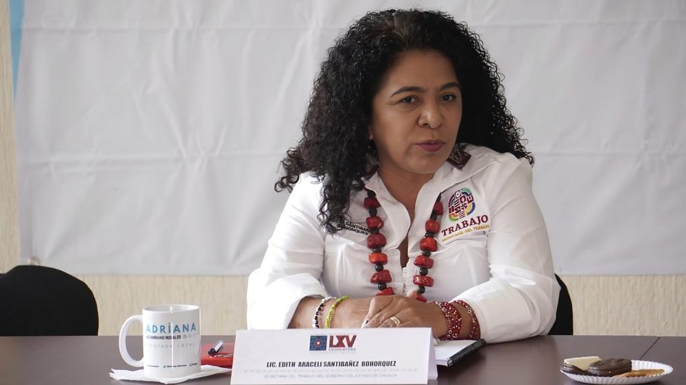 Exhiben a secretaria de Jara por usar personal para su beneficio