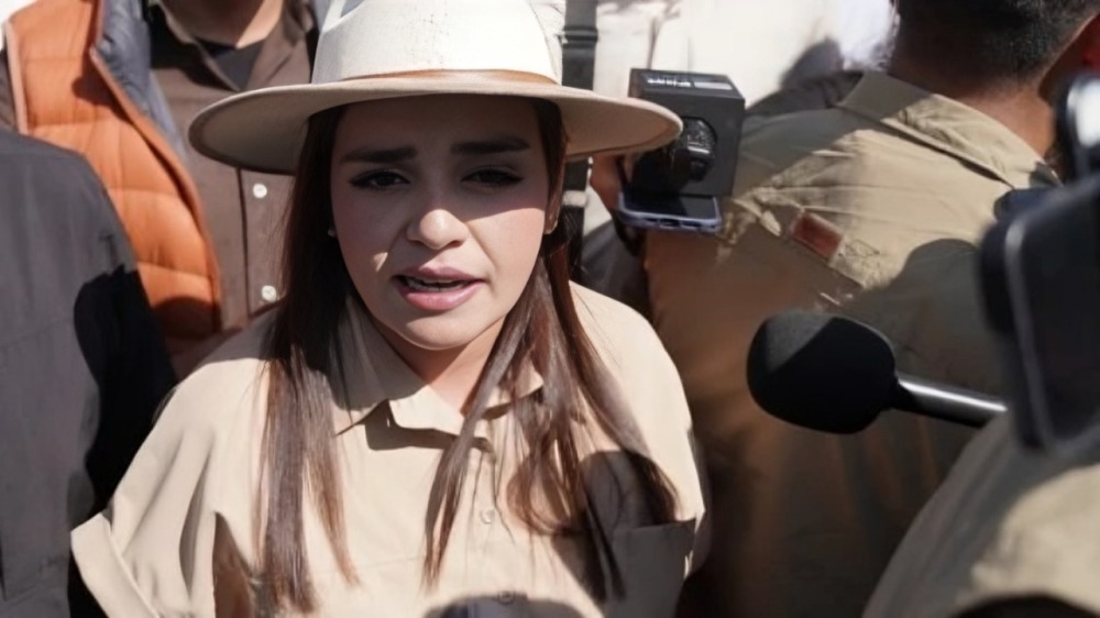 Grecia Quiroz acude FGE