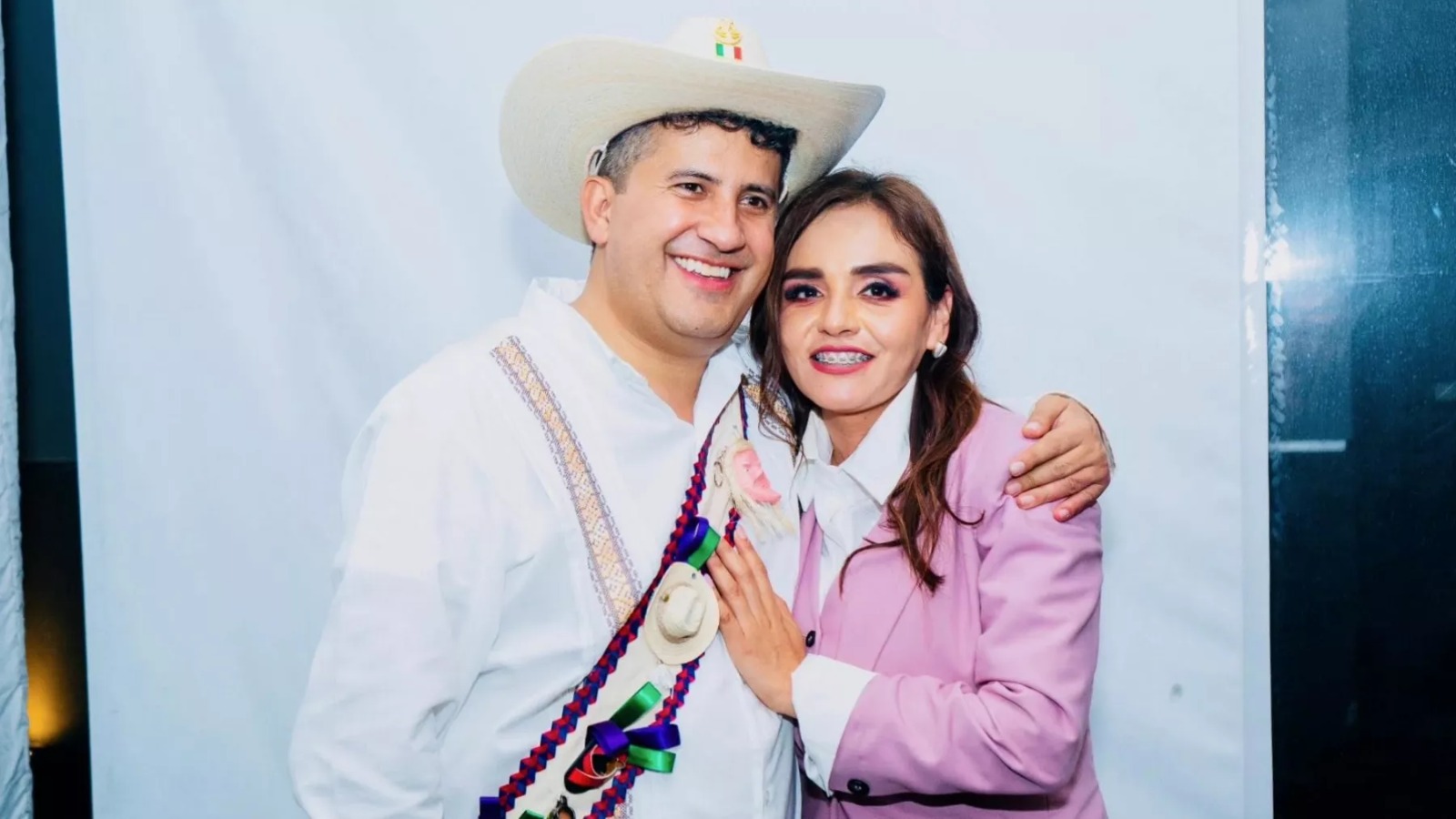 Grecia Quiroz denuncia asedio contra su gobierno