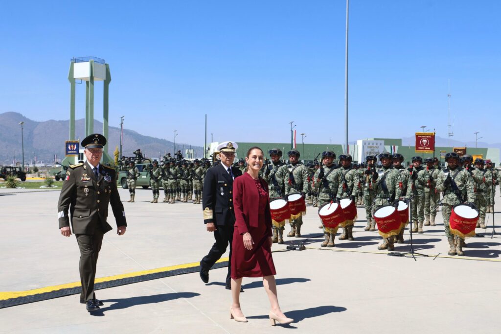 Sheinbaum con fuerzas armadas
