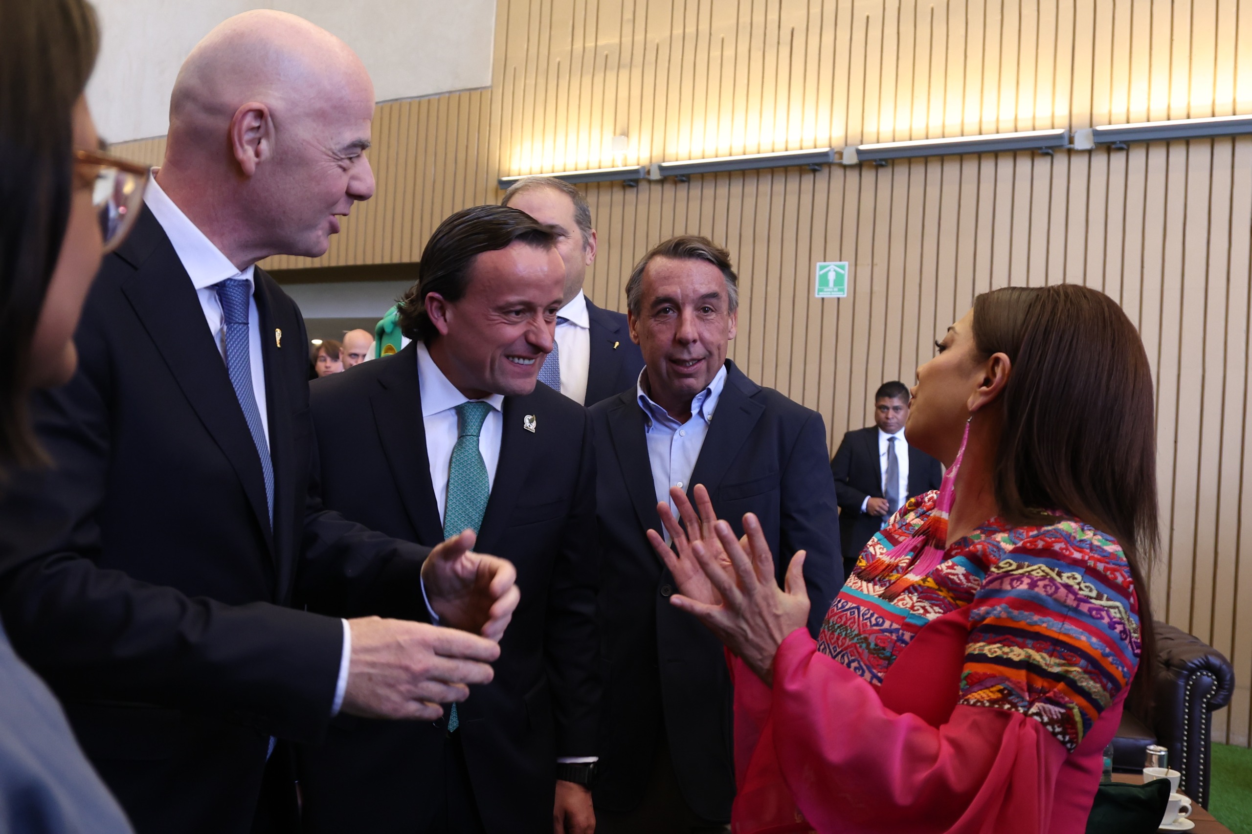 Emilio Azcárraga y Clara Brugada en Iztapalapa