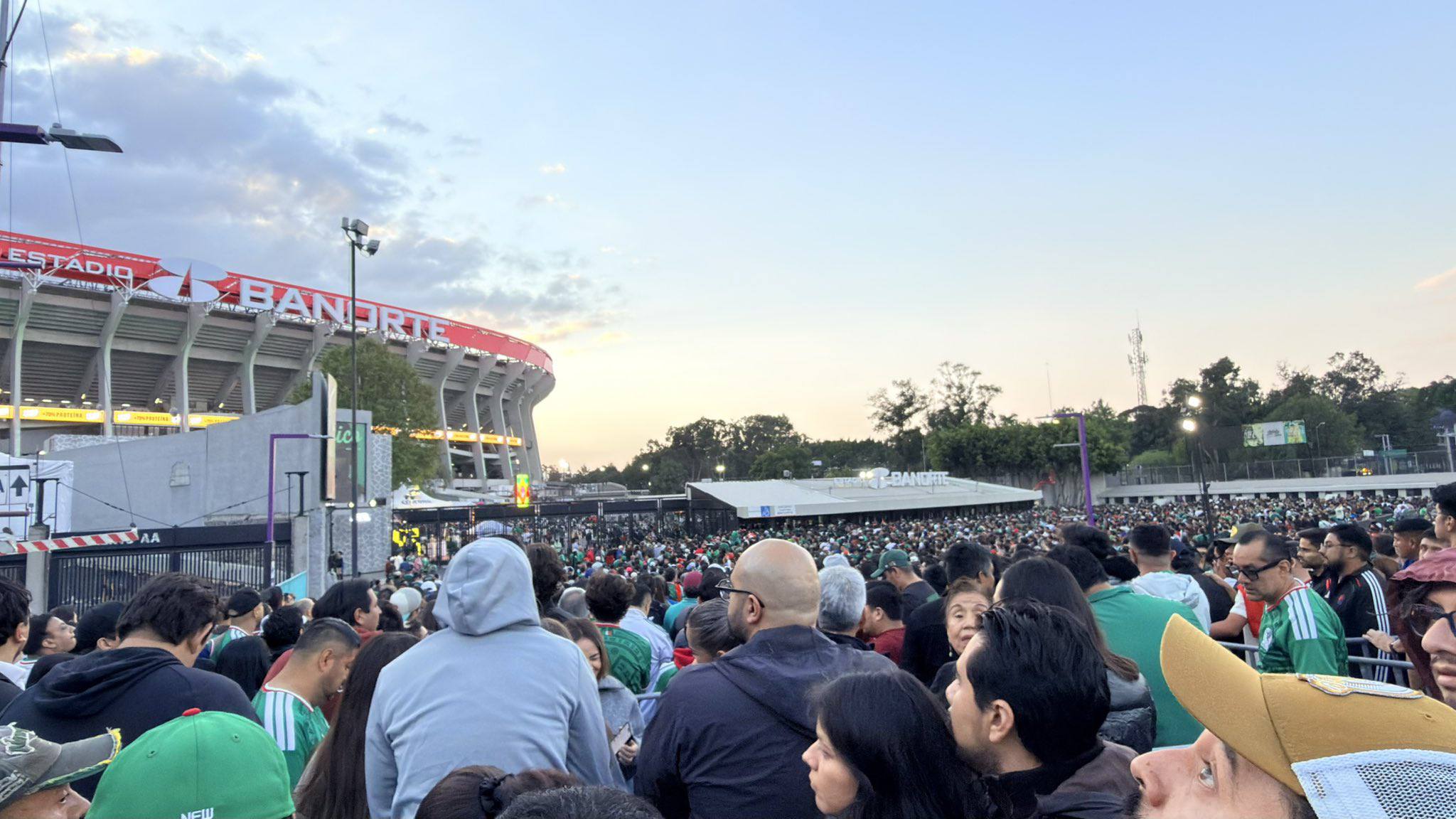 Damián Alcázar reconoce remodelación del Estadio Banorte