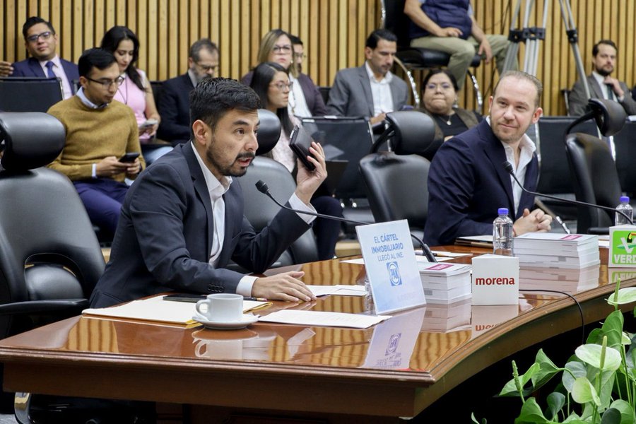 Diputado de Morena y Santiago Taboada