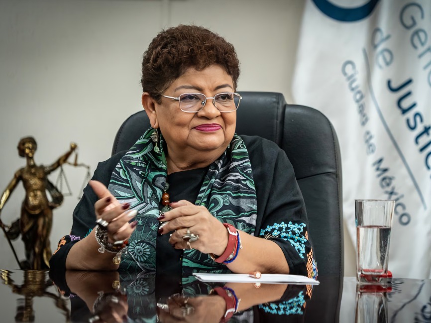 Ernestina Godoy, primera mujer que lidera la FGR