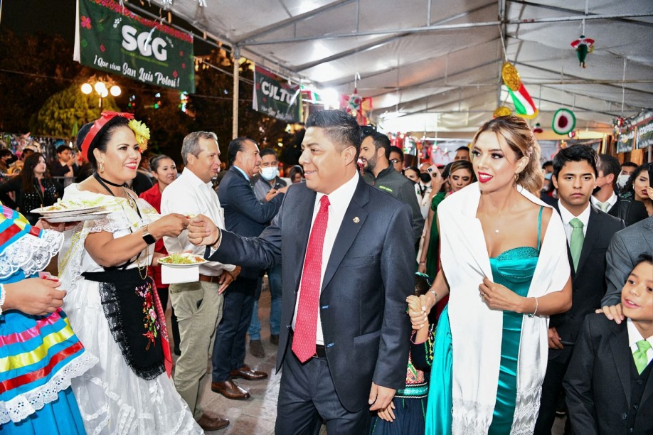 Ricardo Gallardo y su esposa