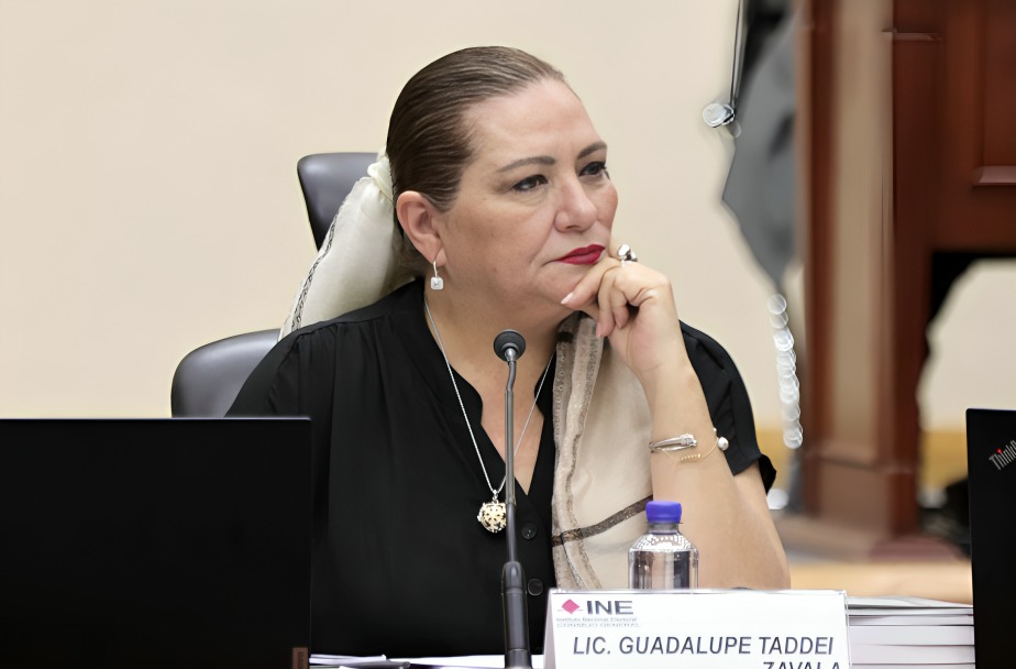 Funcionarios del INE con mayor sueldo que Sheinbaum