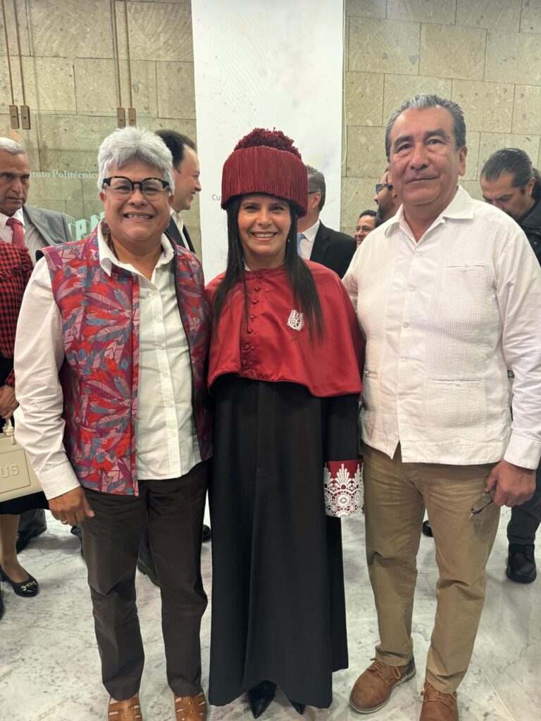 IPN otorga doctorado a Manuela Obrador