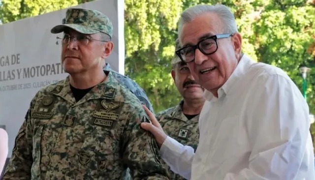 renuncia de Óscar Schazarino