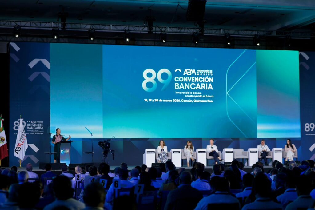Sheinbaum en Convención Bancaria