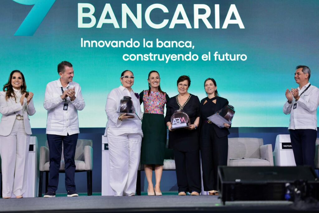 Sheinbaum Convención Bancaria