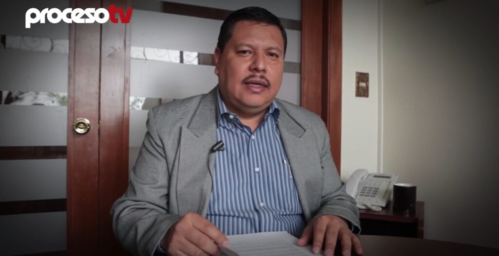 Activista antiamlo en Proceso