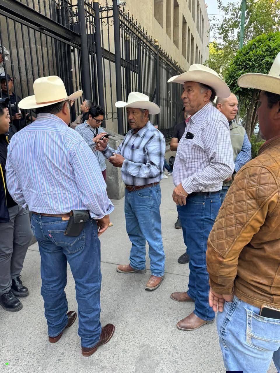 Campesinos amagan al gobierno con boicotear el Mundial