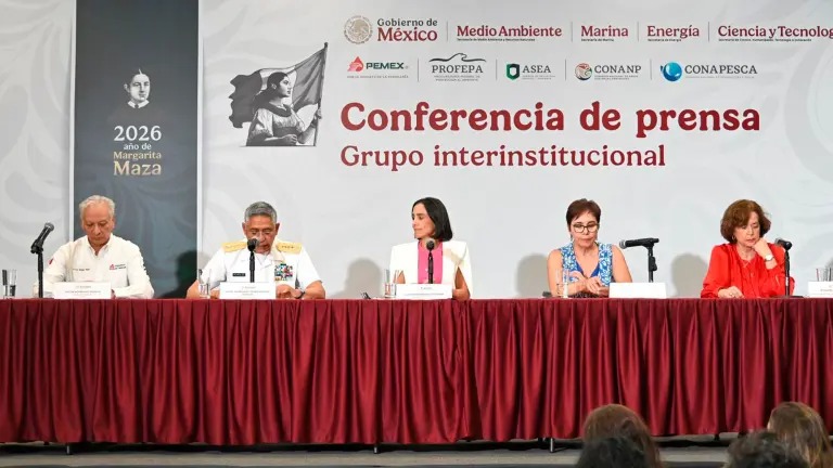 conferencia de funcionarios de Pemex