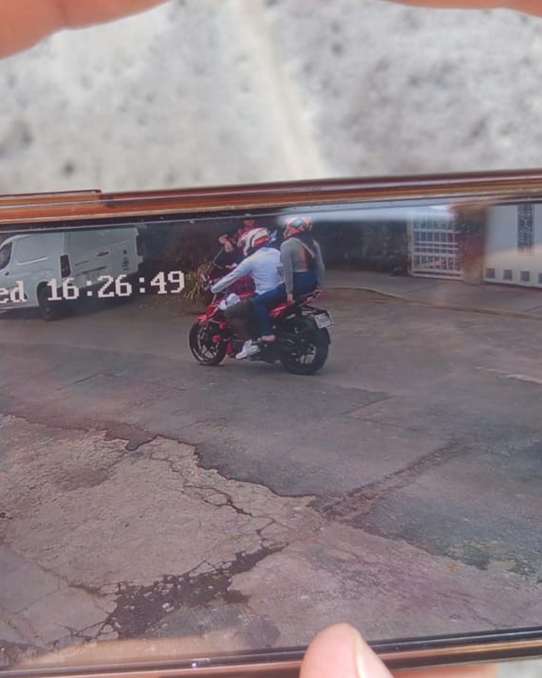 Edith Guadalupe motocicleta