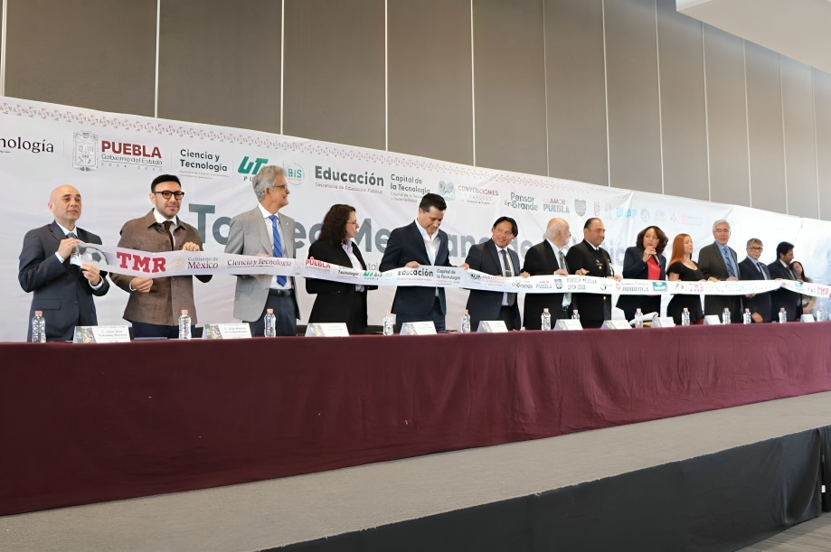 José Antonio Silva inaugura Torneo de Robótica