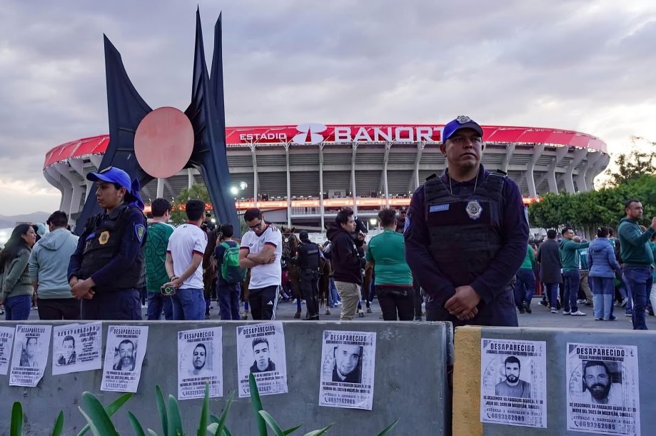 Lilly Téllez recuerda protesta fuera del Estadio Azteca