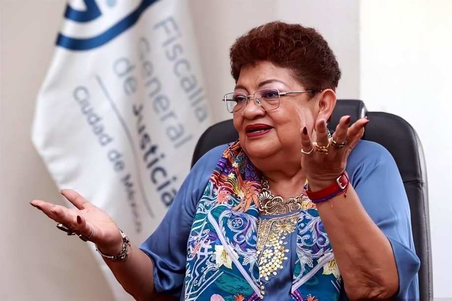 Lilly Téllez se lanza vs Ernestina Godoy