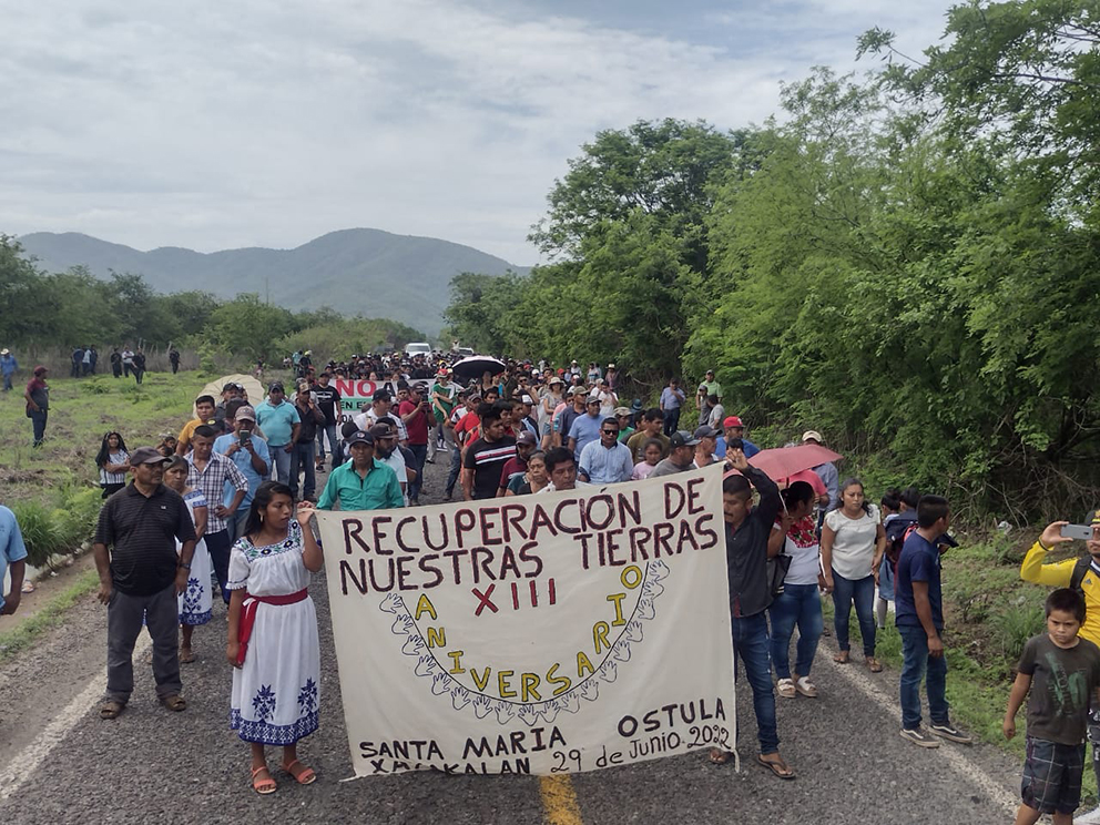 Masacre de Arantepacua, el crimen que persigue a Aureoles