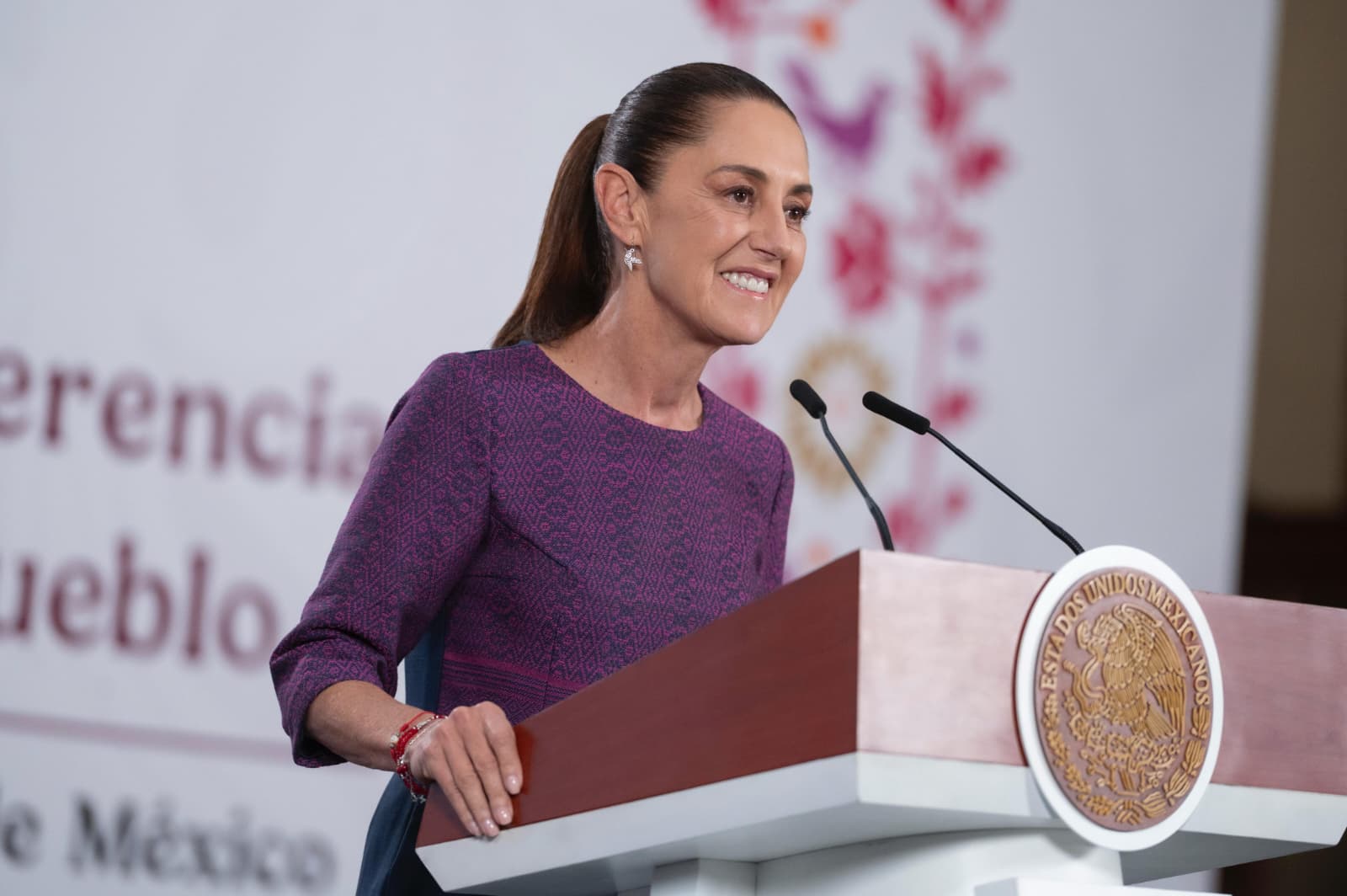 Sheinbaum destaca el trabajo de Luisa María Alcalde