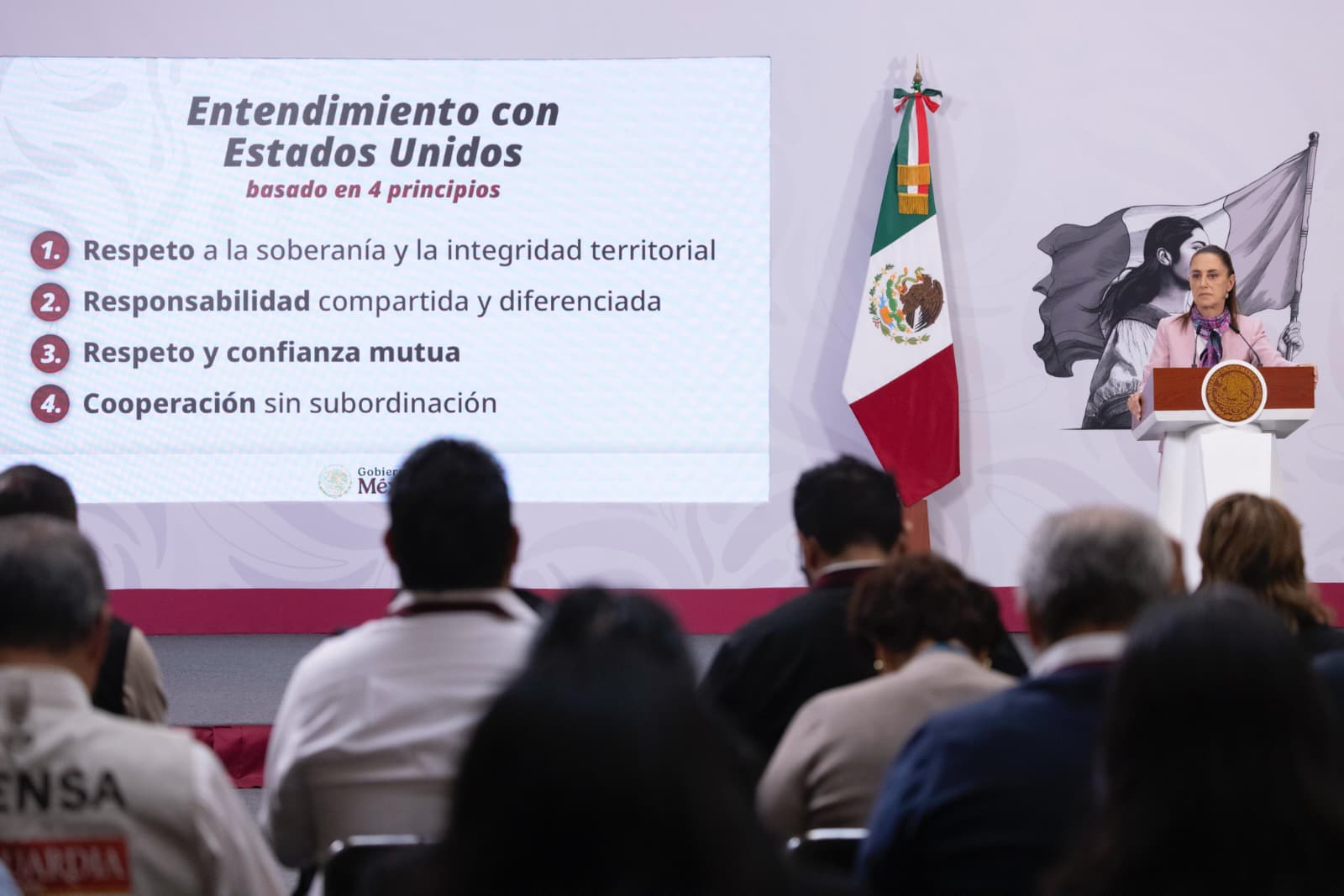 Sheinbaum envía mensaje a Maru Campos por caso CIA: "cumplir la ley no es opcional"