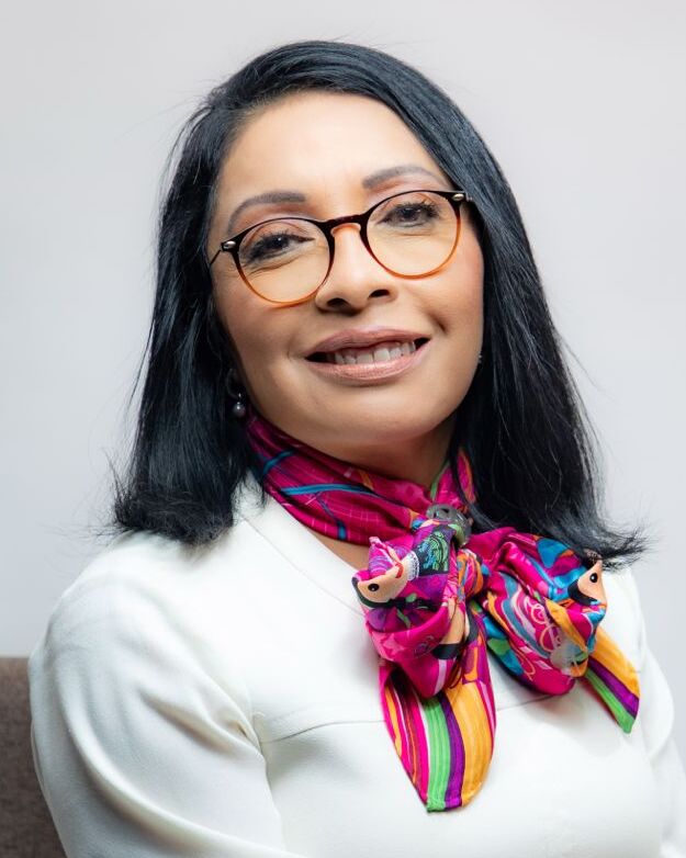 Sheinbaum anuncia la renuncia de Esthela Damián
