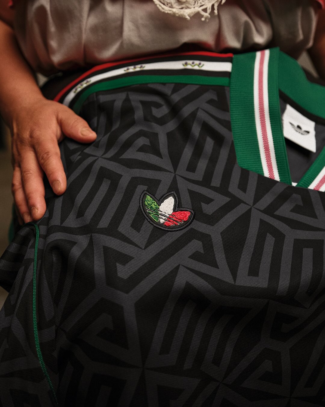 Adidas engaña a bordadoras mexicanas