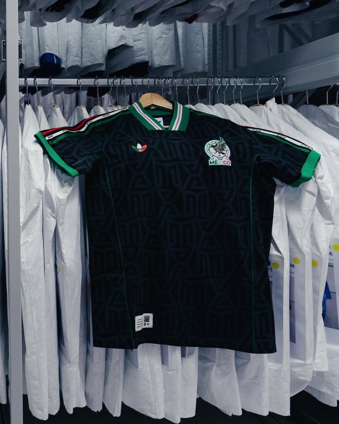 Adidas playera México