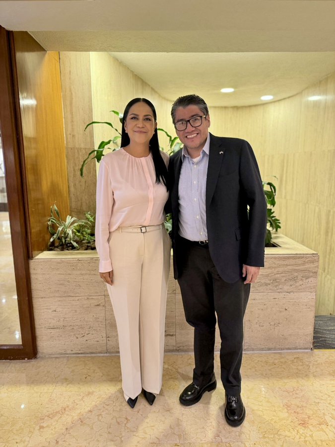 Ariadna Montiel y Saúl Monreal