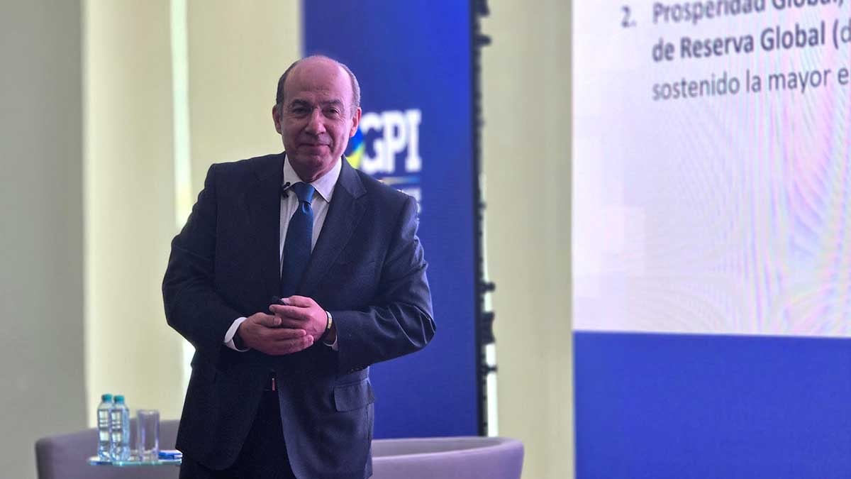 Calderón afirma que combate al crimen fue la decisión correcta