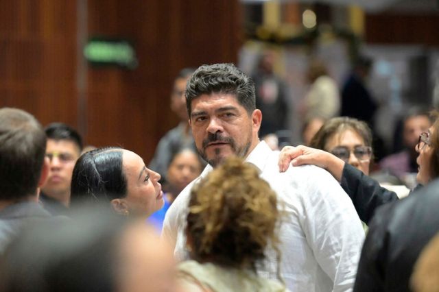 diputado Zenyazen Escobar