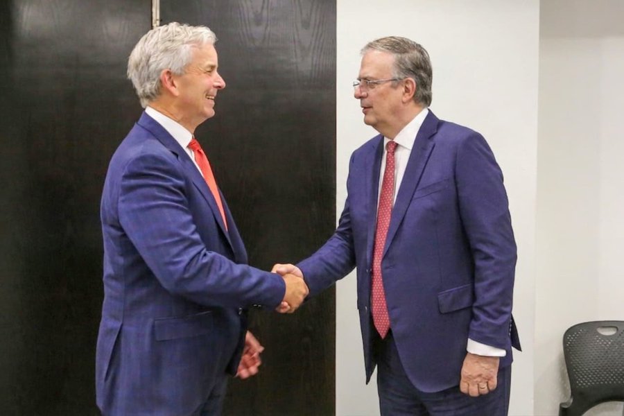 Ebrard recibe delegación EU
