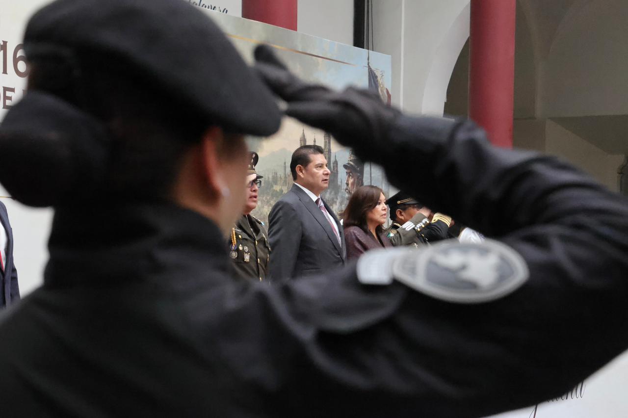 Gobierno federal reconoce impulso científico en Puebla