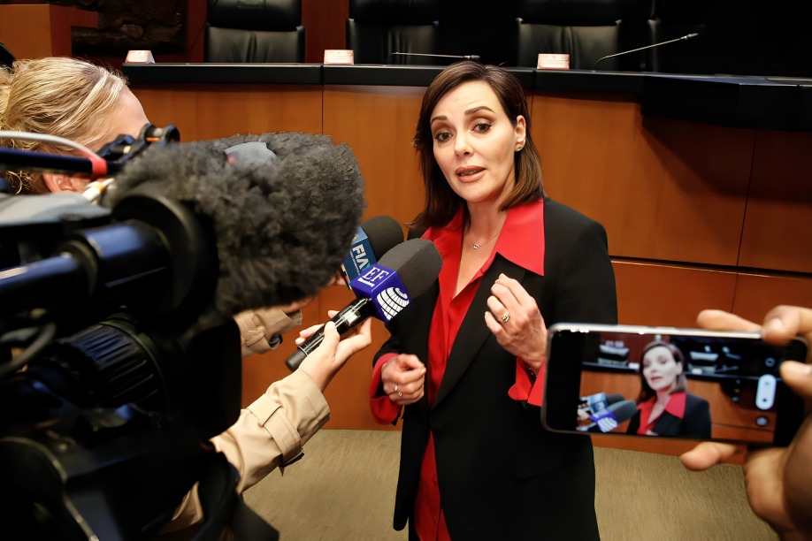 Lilly Téllez se lanza vs. Sheinbaum en Fox News