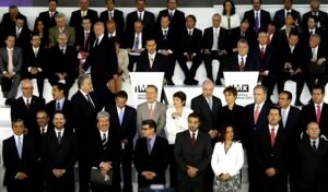 Se le llama "pacto de silencio" al Acuerdo para la Cobertura Informativa de la Violencia firmado el 24 de marzo de 2011.Qué fue: Un decálogo impulsado por las principales televisoras (Televisa y TV Azteca) y respaldado por más de 700 medios de comunicación durante el sexenio de Felipe Calderón. Son los zombies que obedecieron al poder.
