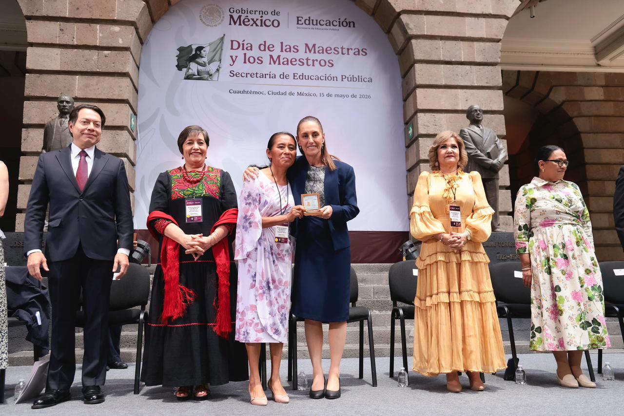 Sheinbaum anuncia aumento salarial del 9% para maestras y maestros de México