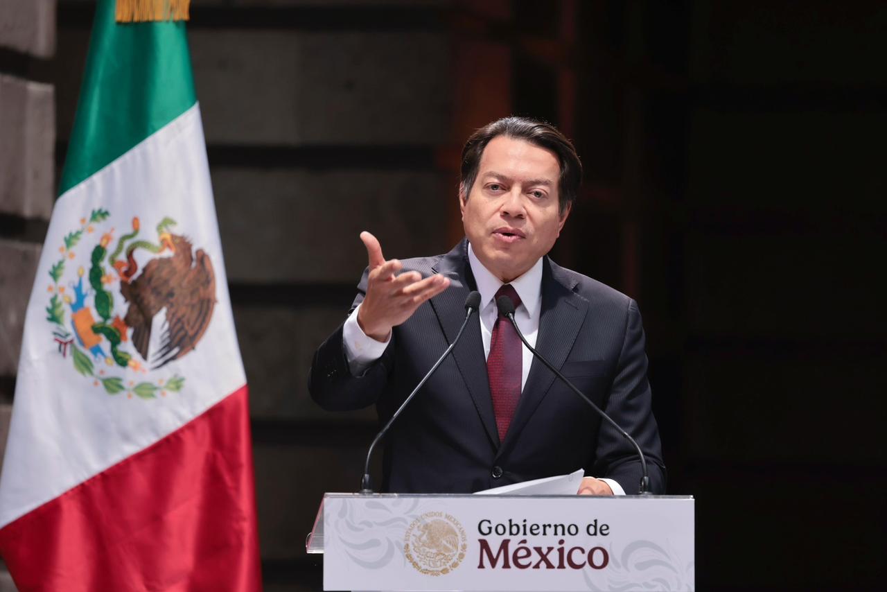 Sheinbaum anuncia aumento salarial del 9% para maestras y maestros de México