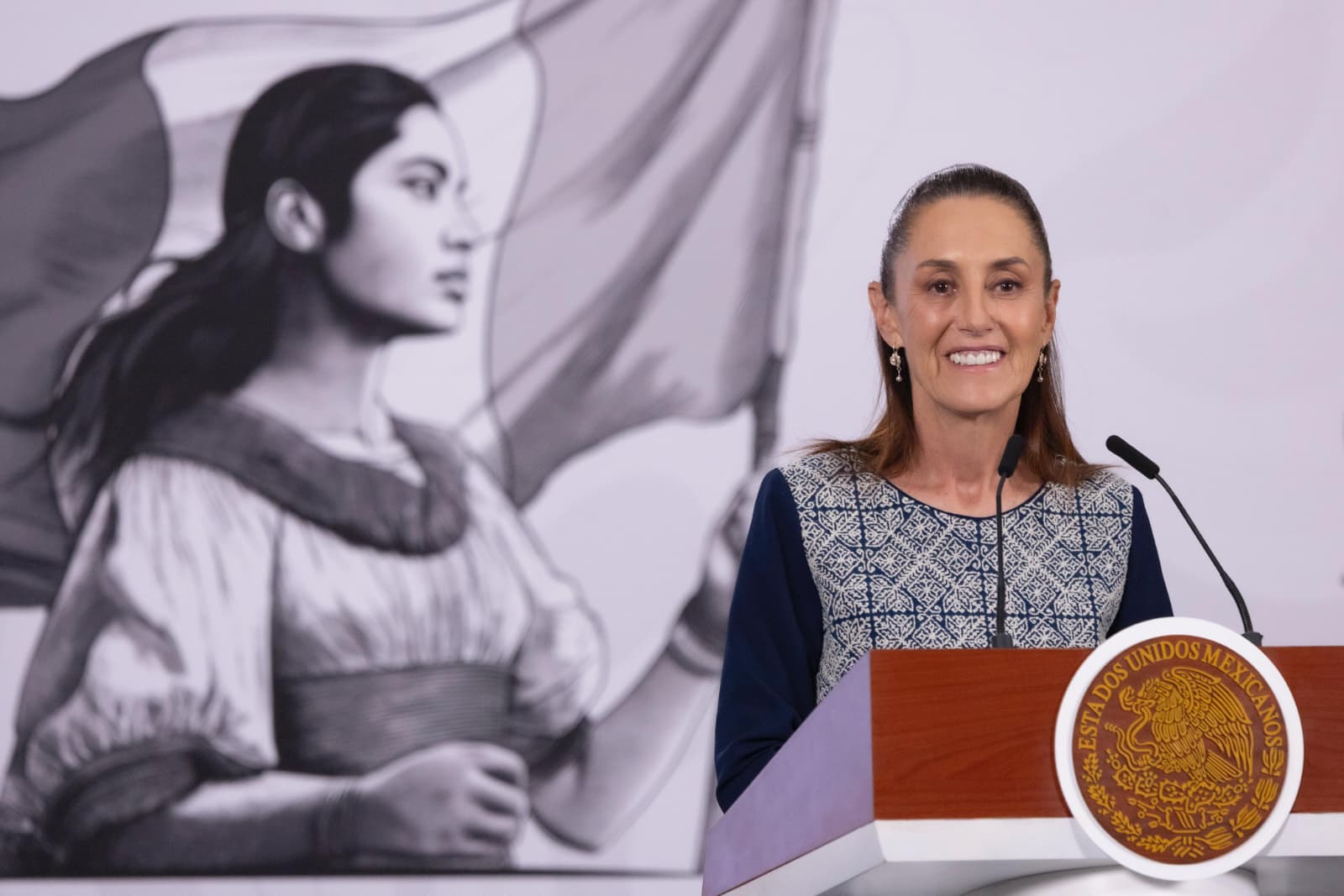 Sheinbaum responde a comentócratas