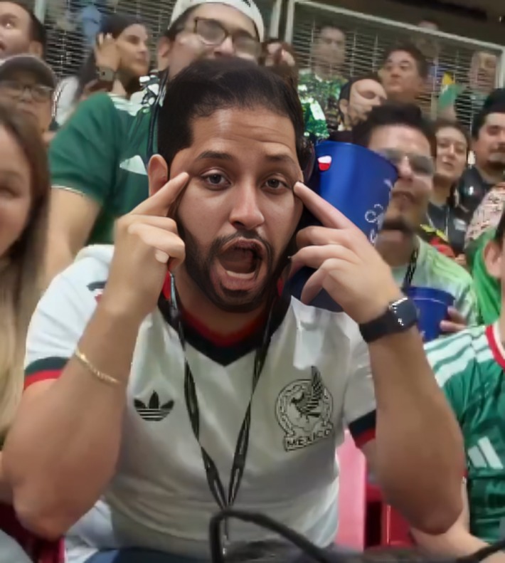 Aficionada coreana exhibe racismo en partido
