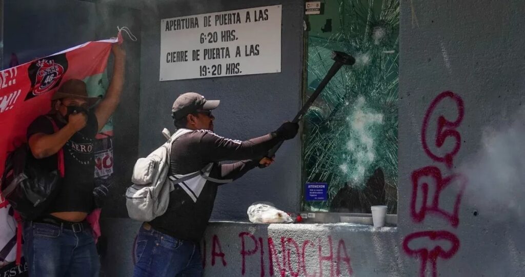CNTE destrozos SEP