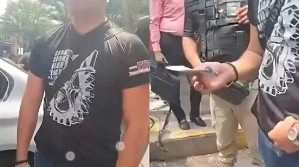 hombre entrega dinero IPN