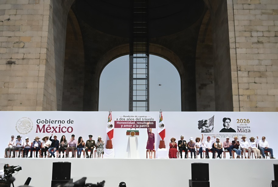 Kenia López acusa a Sheinbaum de hacer informe como acto partidista