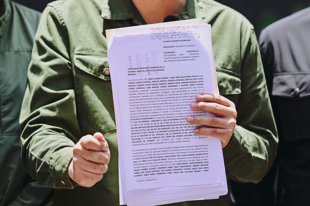 Máynez presenta reforma