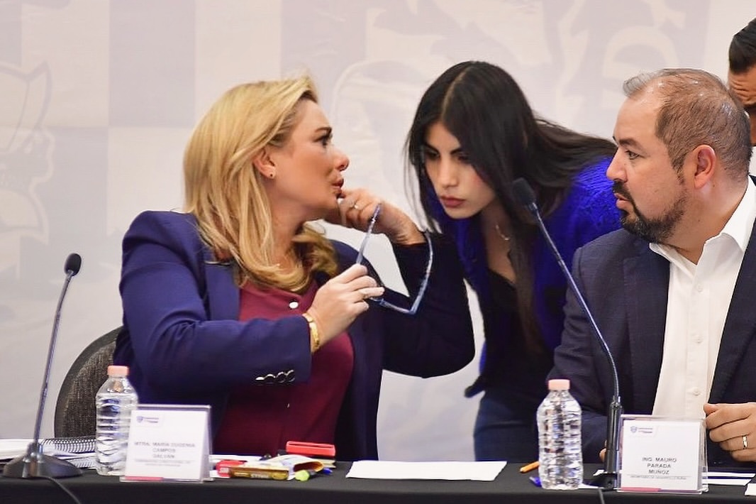 Anya Trevizo: renuncia asistente de Maru Campos tras regaño público