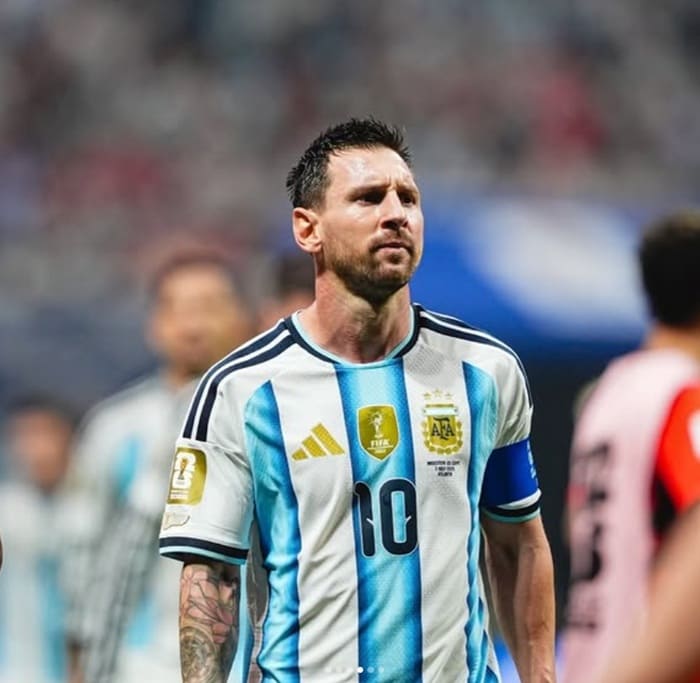 Fanático argentino tunde a Messi por desempeño en el Mundial